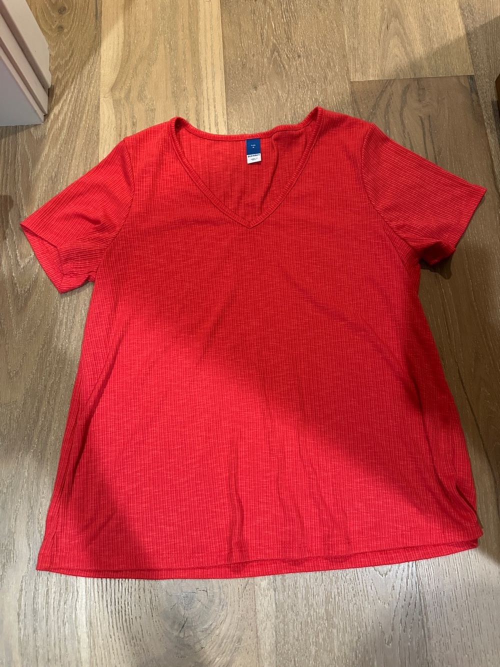 Old Navy Red V-Neck Short Sleeve Tee
